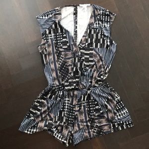 V neck short rompers